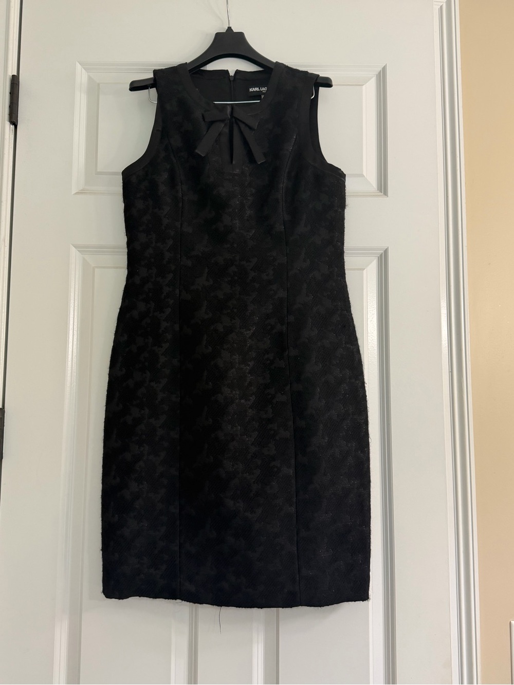 Karl Lagerfeld Black Sleeveless Bow-Front Sheath Dress